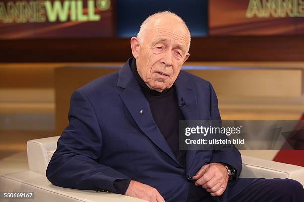 Heiner Geißler in der ARD-Talkshow "ANNE WILL" in Berlin