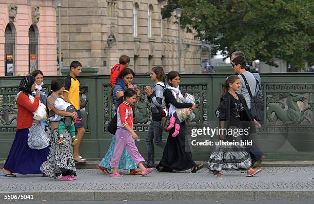Jetzt will Berlins Innensenator Henkel gegen bettelnde Kinder auf Berlins Strassen per Gesetz vor- gehen: Vor den Touristen kommen die organisierten...