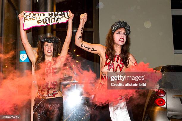 Femen protestieren vor dem Berliner Bordell ARTEMIS für eine völlige Abschaffung der Prostitution, Bestrafung von Freiern sowie ein Aufenhaltsrecht...