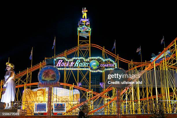 Fahrgeschäft Achterbahn Rock & Roller Coaster auf dem Hamburger Dom bei Nacht, Winterdom 2013, Kirmes, Volksfest, Heiligengeistfeld, Stadtteil St....