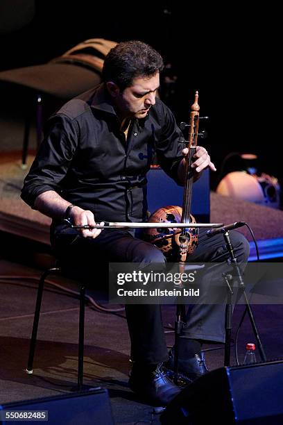 Pedram Derakhshani Ensemble gastiert im Rahmen des "New Sounds of Iran"-Festivals Das Pedram Derakhshani Ensemble besteht aus Pedram Derakhshani ,...