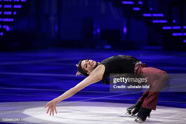 Holiday on Ice Show 2014 Produktion: Platinum Norbert Schramm nimmt als Conférencier das Publikum im Rahmen der Jubiläums-Show auf die Reise durch 70...