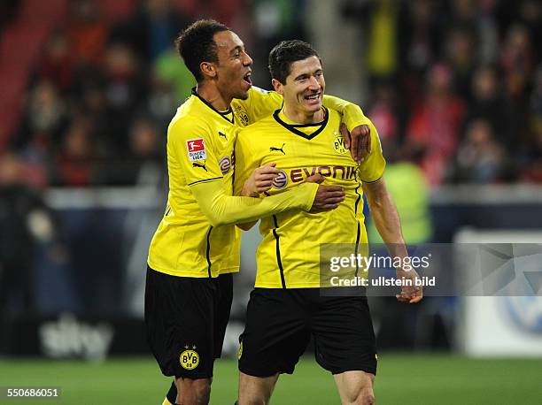 Fussball, Saison 2013-2014, 1. Bundesliga, 14. Spieltag, FSV Mainz 05 - Borussia Dortmund 1-3, Jubel Pierre-Emerick Aubameyang , li., und Robert...