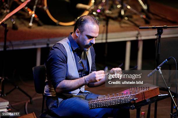 Pedram Derakhshani Ensemble gastiert im Rahmen des "New Sounds of Iran"-Festivals Das Pedram Derakhshani Ensemble besteht aus Pedram Derakhshani ,...