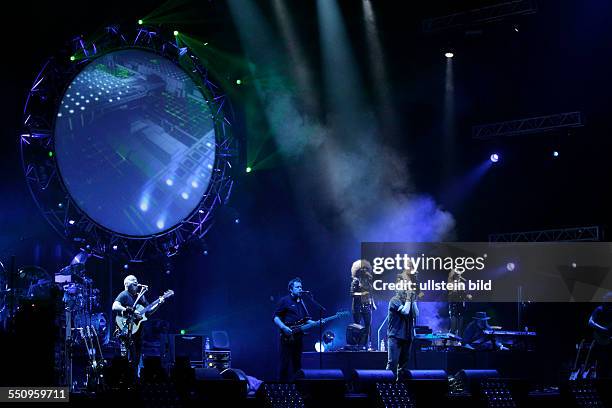 The Australian Pink Floyd Show "Set The Controls..."-Tour The Australian Pink Floyd Show besteht aus Steve Mac , David Domminney Fowle , Colin Wilson...