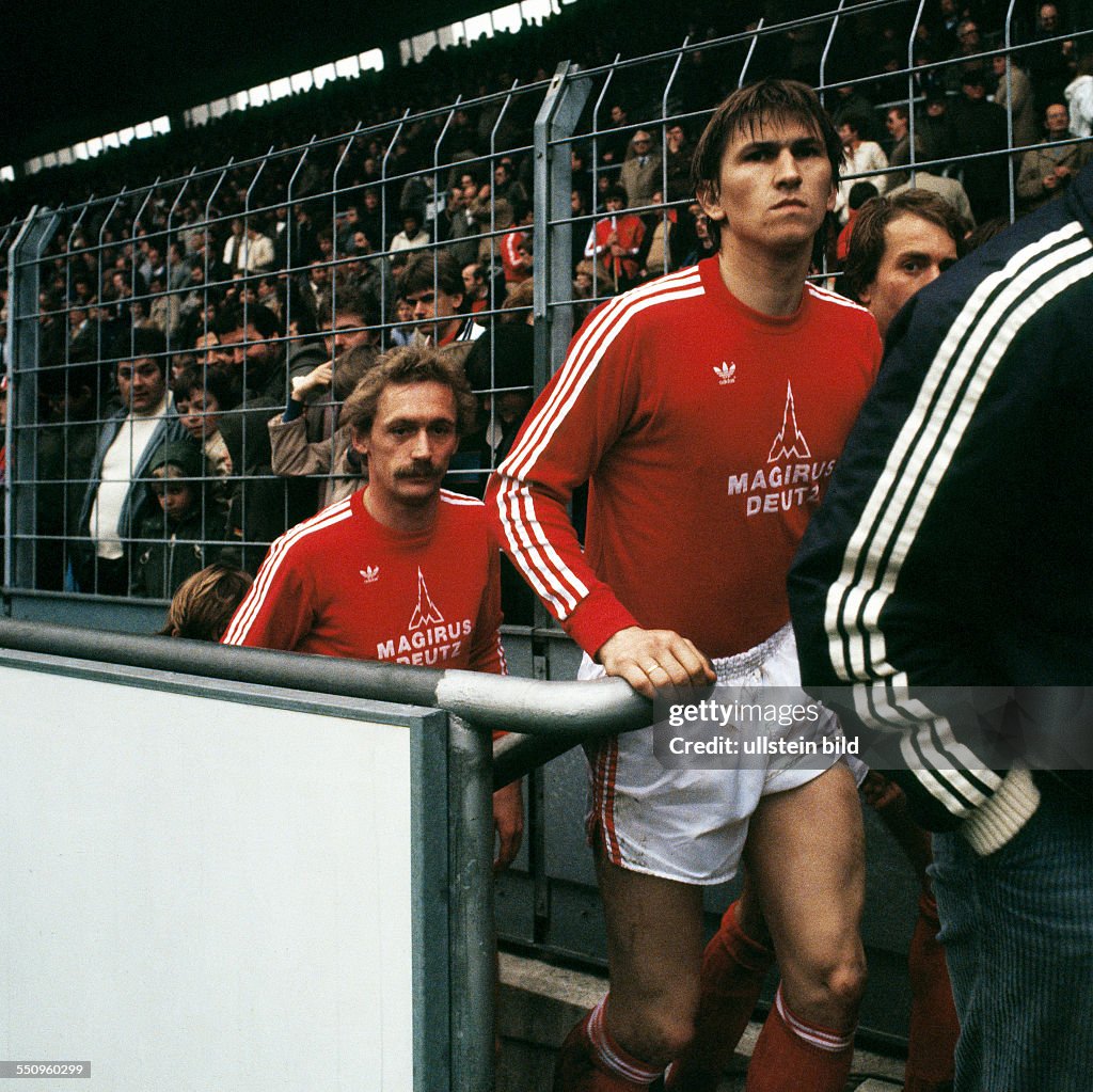 football, Bundesliga, 1980/1981, Ruhr Stadium, VfL Bochum versus FC