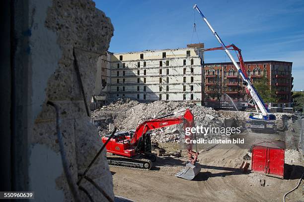 Deutschland, Berlin, 17.04.2104, Abriß eines Seniorenheim in der Graunstraße