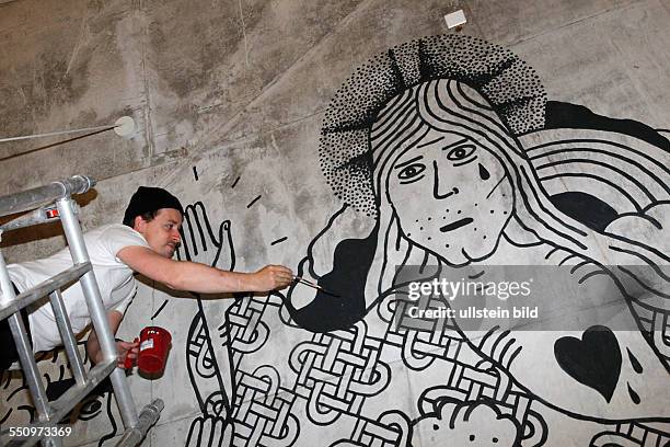 Pressekonferenz zum Ausstellungsaufbaubeginn im Museum Luthers Elternhaus in Mansfeld Foto: Innenansicht des Museumsbaues , Grafitti wandgestaltung...