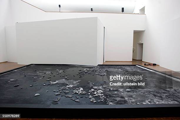 Pierre Huyghe gastiert mit seiner Ausstellung vom 11. April bis 13. Juli 2014 im Museum Ludwig. Die Ausstellung im Museum Ludwig ist die erste große...