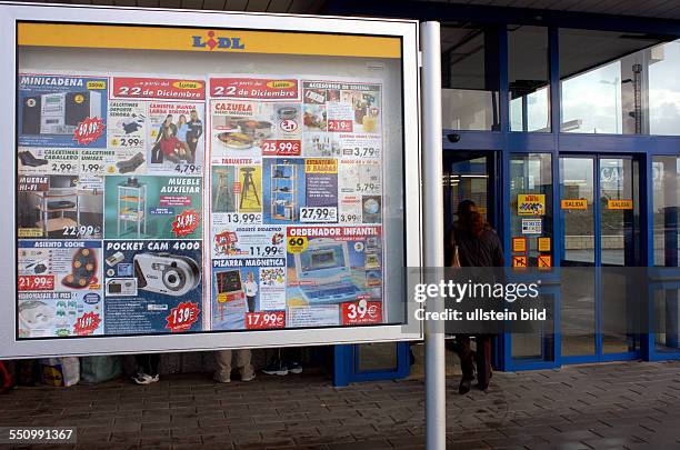 Lidl-Filiale am südlichsten Zipfel des europäischen Festlandes. Tarifa Spanien, 18. 12. 2003. Deutschlands führende Discounter positionieren sich im...