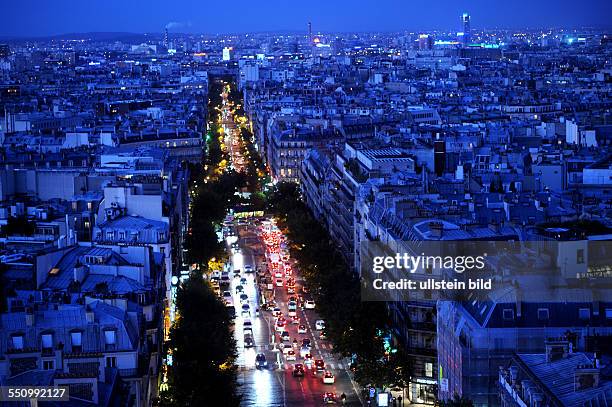 Ob am Tage oder in der Nacht , oft bietet Paris den Besuchern einen sehenswerten Anblick.