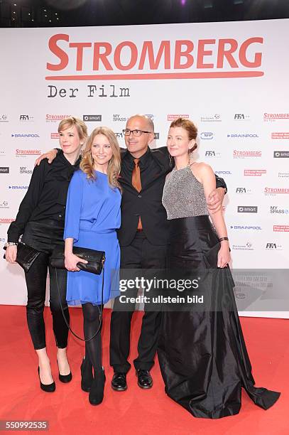 Milena Dreißig, Diana Staehly, Christoph Maria Herbst und Tatjana Alexander bei der Deutschlandpremiere von "Stromberg der Film" im Cinedom in Köln...