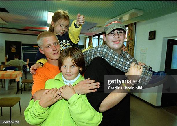 Kinder - und Jugendprojekt der Evangelischen Freikirche Hellersdorf "Arche", nach der Schule haben Kinder und Jugendliche die Moeglichkeit ein...