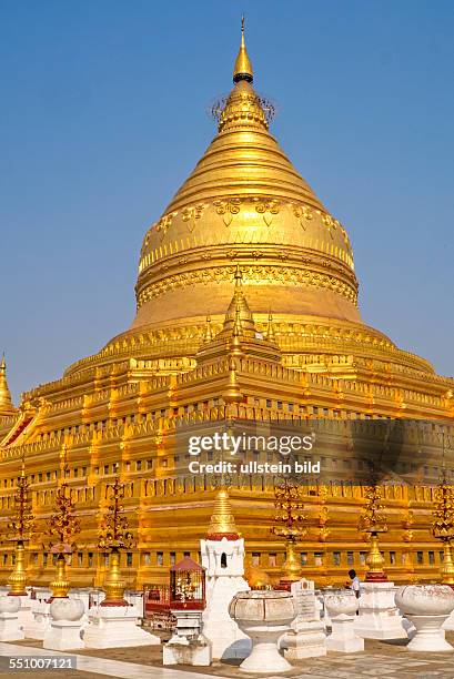 Myanmar, Burma, Birma, Bagan, Pagan, Shwezigon Pagode , Pilgerstaette, Arimaddanapura, historische Koenigsstadt, Nominierung als Weltkulturerbe,...