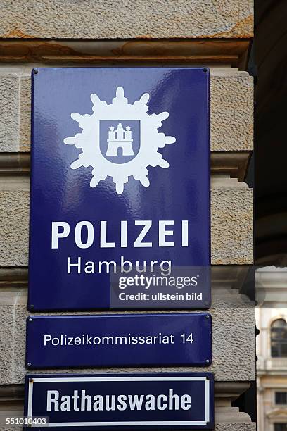 Rathauswache der Polizei Hamburg, Polizeikommissariat 14, Schild am Hamburger Rathaus, Hamburg, Deutschland