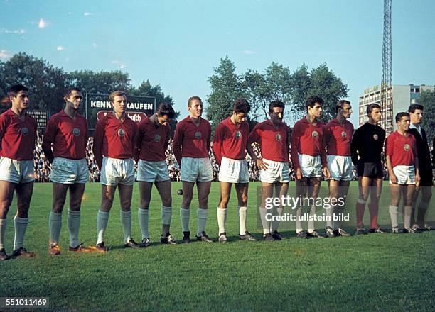 Football, friendly game, 1963/1964, Glueckaufkampfbahn Gelsenkirchen, FC Schalke 04 versus national team Bulgaria, team shot Bulgaria