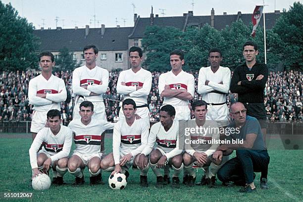 Football, friendly game, 1964/1965, Meidericher SV versus FC Sao Paulo 1:1, team shot of Sao Paulo, Brazil, with Orlando, bottom.row 4.f.l.