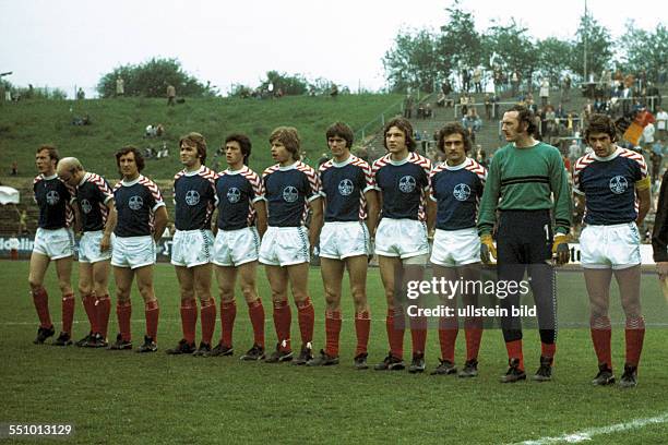 Football, 2. Bundesliga Nord, 1974/1975, Stadium am Uhlenkrug, ETB Schwarz Weiss Essen versus FC Bayer 05 Uerdingen 1:2, team shot Uerdingen,...