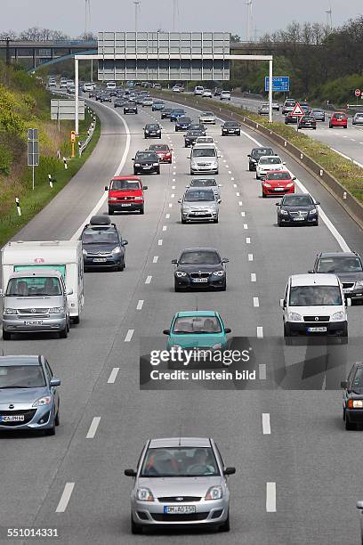 Bundesautobahn Autobahn A9 BAB9 zwischen Dessau Süd und Bitterfeld in Fahrtrichtung München Ab nächste Woche soll hier gebaut werden Stau Staus sind...