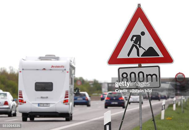 Bundesautobahn Autobahn A9 BAB9 zwischen Dessau Süd und Bitterfeld in Fahrtrichtung München Ab nächste Woche soll hier gebaut werden Stau Staus sind...