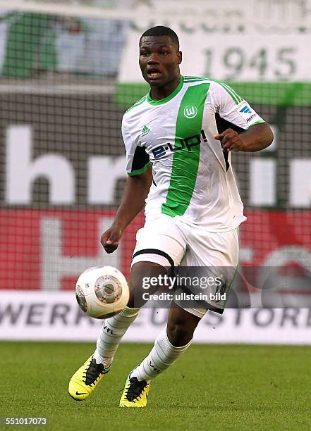 Bernard Junior Malanda Adje, Einzelbild, Freisteller, Aktion , Sport, Fußball Fussball, erste 1.Bundesliga Herren, Saison 2013 VfL Wolfsburg vs. SG...