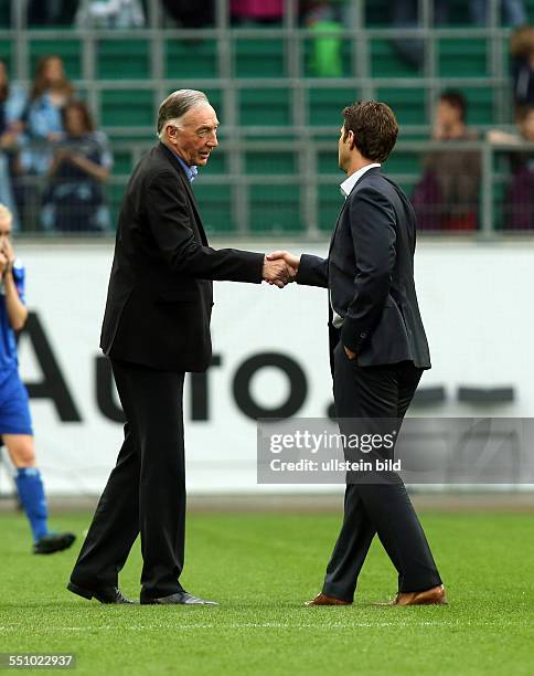 Trainer Bernd Schroeder Schröder , Trainer Ralf Kellermann, Aktion, Hand gebend , VfL Wolfsburg - FFC Turbine Potsdam, UEFA Championsleague...