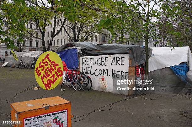 Die Bewohner des Fluechtlingscamps Oranienplatz greifen sollen den Platz raeumen und in eine feste Unterkunft ziehen. Die aktuelle Situation zeigt,...