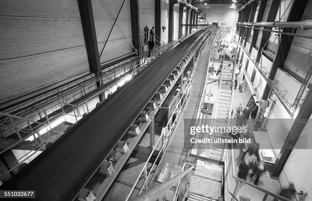 Germany, Bottrop: The Foerderberg, a groundbreaking new method of FLOW The coal, was inaugurated at the Zeche Prosper II in 1986. The Foederberg is...