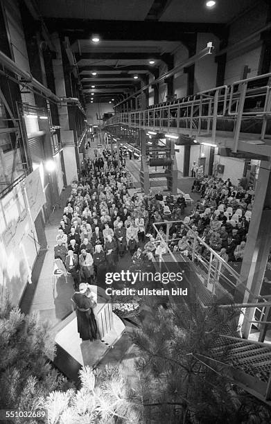 Germany, Bottrop: The Foerderberg, a groundbreaking new method of FLOW The coal, was inaugurated at the Zeche Prosper II in 1986. Inauguration...