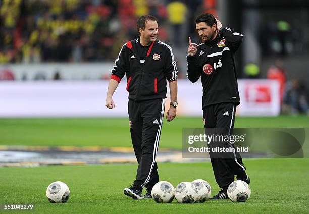 Fussball, Saison 2013-2014, 1. Bundesliga, 32. Spieltag, Bayer 04 Leverkusen - Borussia Dortmund 2-2, Trainer Sascha Lewandowski , li., und Co...