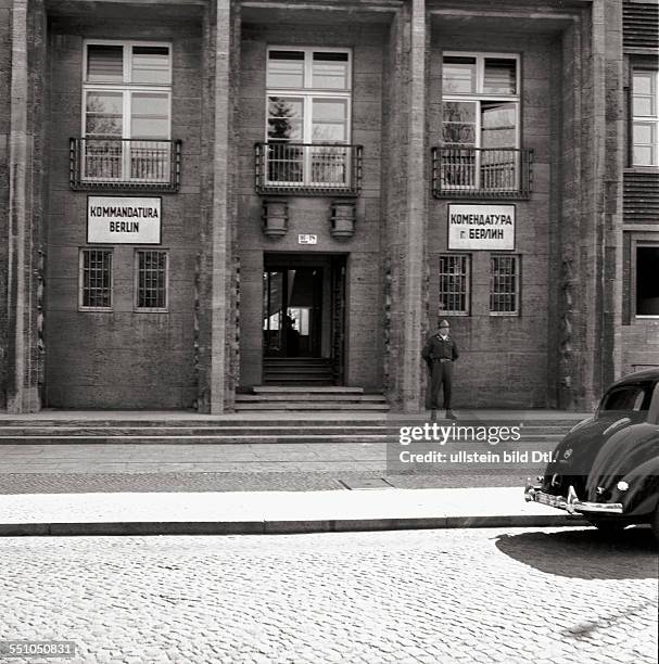 War destructions in Berlin - Lichterfelde: Allied Headquarters at the Kaiserwerther Straße at the corner to Thielallee Photographer: Ernst Hahn