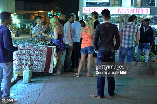 Ägypten, Sharm el Sheik: Mit langsam steigenden Touristenzahlen kann das Land nach dem arabischen Fruehling rechnen. Dennoch sind die Hotels in Sharm...