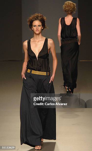 Jesus Del Pozo Spring 2005 Photos and Premium High Res Pictures - Getty ...