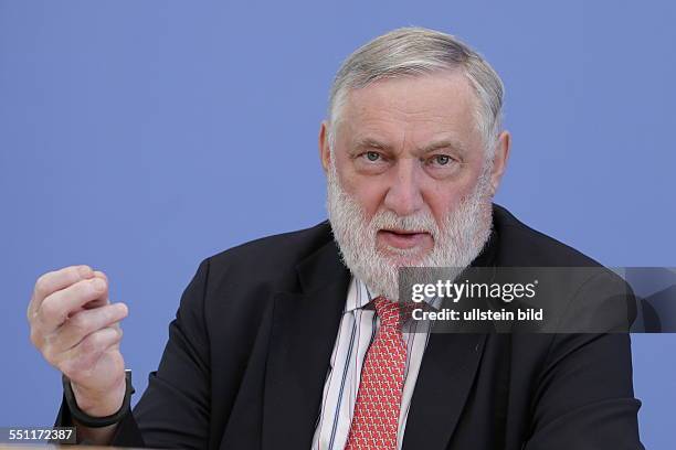 Berlin, Bundespressekonferenz, Thema:Europa nach der Wahl - wie weiter? Neuer Europäischer Konvent, Foto:Franz Fischler, Präsident Forum Alpbach