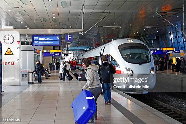 Frankfurt Airport Long Distance Train Station www.gettyimages.fr
