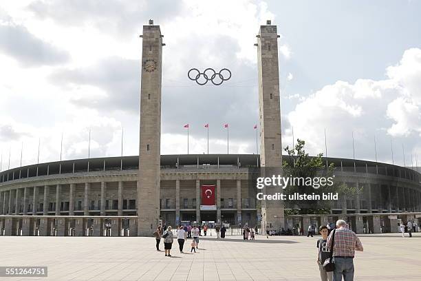Deutschland, Türkei-Wahl in Berlin-Olympiastadion, Erstmals dürfen Berliner Türken über ihren neuen Staatspräsidenten abstimmen.