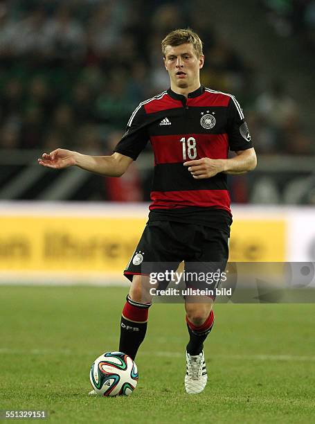 Toni Kroos, Einzelbild, Freisteller, Aktion , Sport, Fußball Fussball, Länderspiel Testspiel, Saison 2013 DFB Nationalmannschaft GER, BRDeutschland...