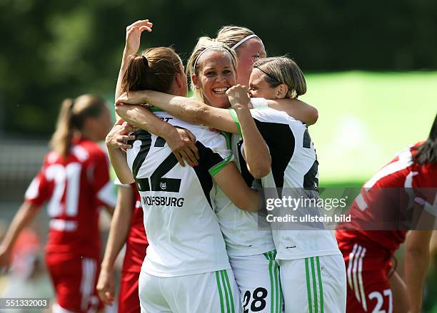 Verena Faisst Faißt, Lena Goessling Goeßling, Alexandra Popp, Martina Mueller Müller, Aktion, Jubel, Freude, Emotion nach Tor zum 1:0 durch Verena...