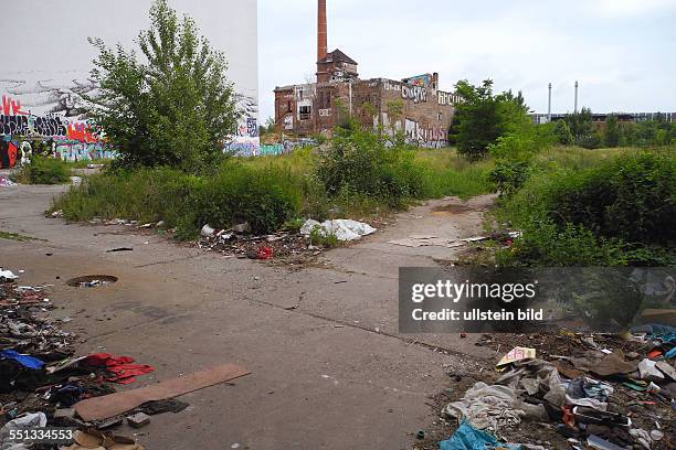 Der Eigentuemer des Grundstuecks neben der Eisfabrik-Ruine in der Koepenicker Str. 33/36 ist die TLG-Immobilien. Fuer das ca 8000 m2 grosse...