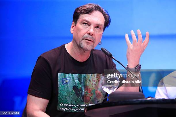 Juri Andruchowytsch Autor, beim Thementag Ukraine Diskussion »Lyrik in Zeiten des Krieges« beim poesiefestival berlin 2014 in der Adk Berlin