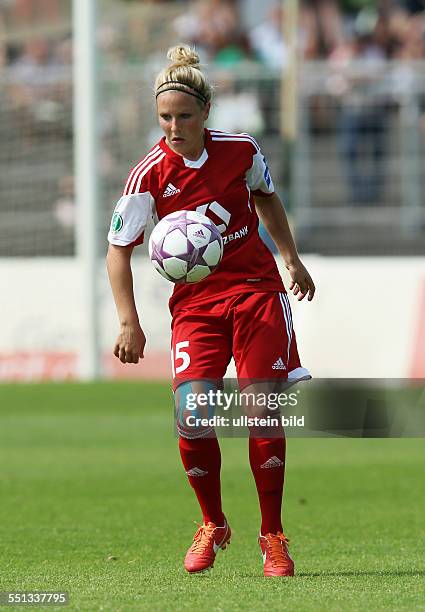 Svenja Huth, Einzelbild, Aktion , FFC Frankfurt, Bundesliga DFB, Sport, Fußball Fussball, Stadion am Elsterweg Wolfsburg, Frauen, Saison 2013