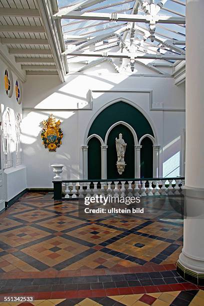 Brunnenhaus der Liborius-Heilquelle, Innenaufnahme, Bad Lippspringe, Ldkrs. Paderborn, Nordrhein-Westfalen, Deutschland, Die neugotische Trinkhalle...