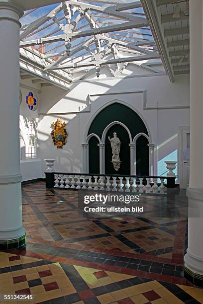 Brunnenhaus der Liborius-Heilquelle, Innenaufnahme, Bad Lippspringe, Ldkrs. Paderborn, Nordrhein-Westfalen, Deutschland, Die neugotische Trinkhalle...