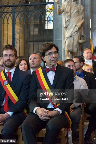 Der belgische Premierminister und Ober- Bürgermeister von Mons Elio Di Rupo auf dem Stadtfest Ducasse in Mons