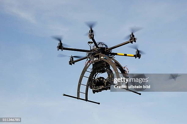 Drohne Flugdrohne Fotodrohne Drohnenfotografie Foto-Drohne Foto-Drohnen Drohne mit Kamera Hexacopter Copter Copterfotografie Flugroboter...