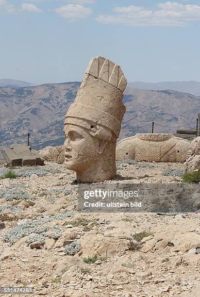 Türkei Zentralanatolien steinköpfe auf dem Nemrut Dag Der Nemrut Da ', auch Nemrut Da oder Nemrud Da ' , ist ein Berg im Südosten der Türkei, unweit...