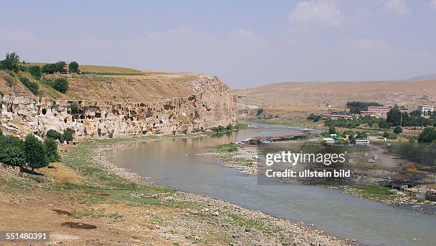 Hasankeyf ist eine antike Stadtfestung am Tigris und ein heutiger Landkreis in der türkischen Provinz Batman. M Zuge des Südostanatolien-Projekts,...