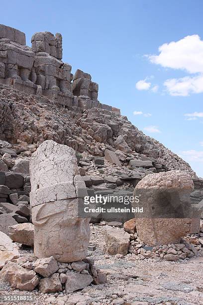 Türkei Zentralanatolien steinköpfe auf dem Nemrut Dag Der Nemrut Da ', auch Nemrut Da oder Nemrud Da ' , ist ein Berg im Südosten der Türkei, unweit...
