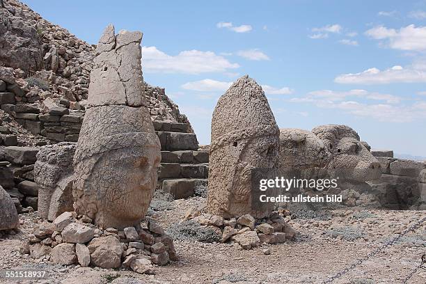 Türkei Zentralanatolien steinköpfe auf dem Nemrut Dag Der Nemrut Da ', auch Nemrut Da oder Nemrud Da ' , ist ein Berg im Südosten der Türkei, unweit...