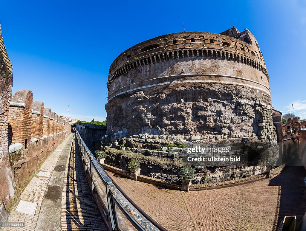 Engelsborg Rom Italien, Rom,Engelsburg , Fluchtweg vom Petersdom kommend News Photo ...